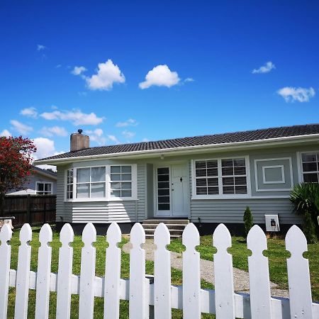 Cheerful 4 Bedroom Holiday Home Rotorua Exterior photo