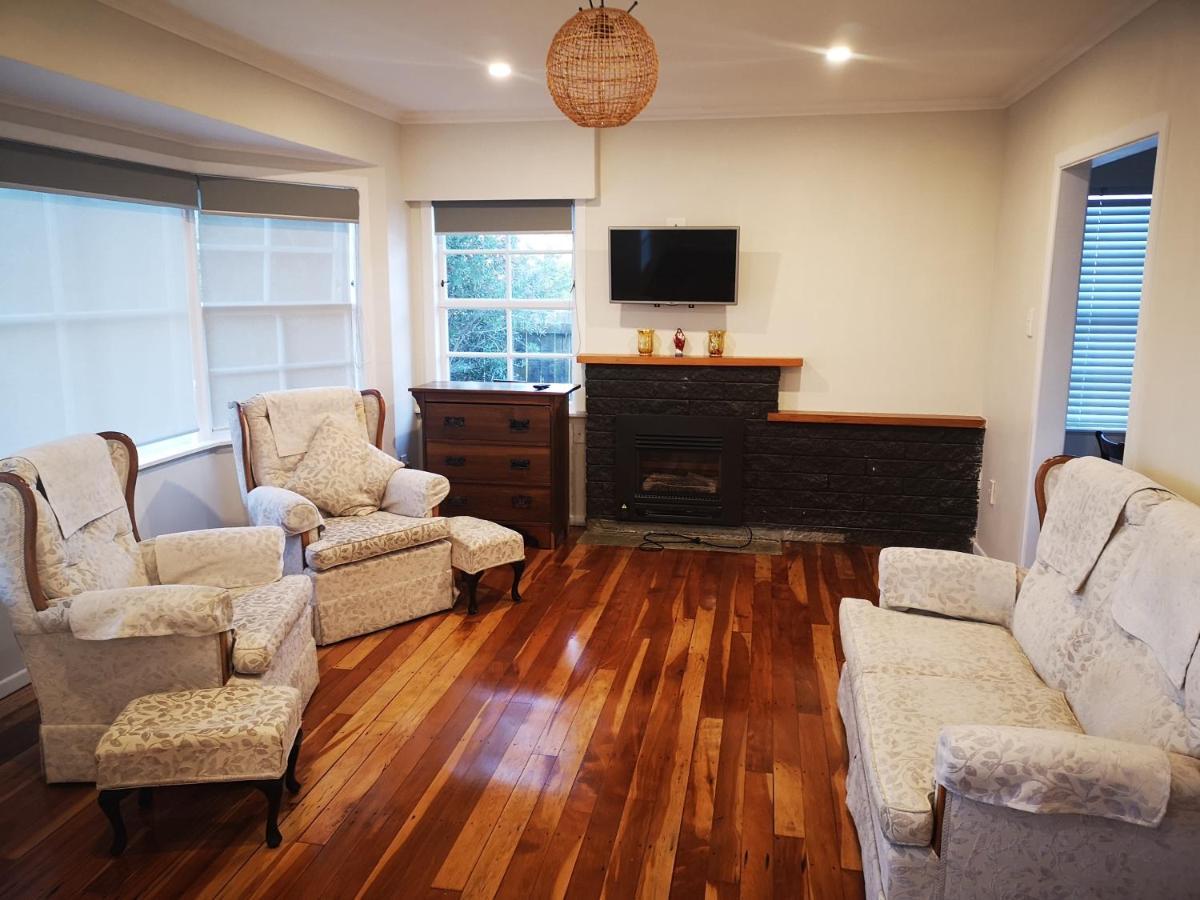 Cheerful 4 Bedroom Holiday Home Rotorua Exterior photo