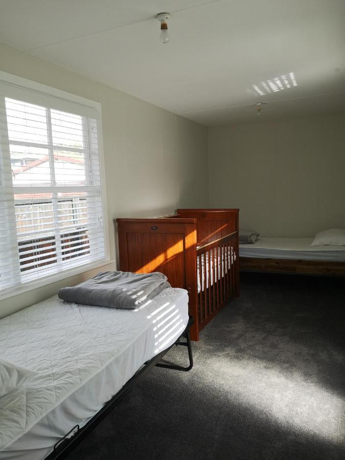 Cheerful 4 Bedroom Holiday Home Rotorua Exterior photo