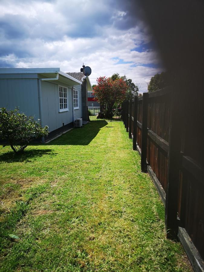 Cheerful 4 Bedroom Holiday Home Rotorua Exterior photo